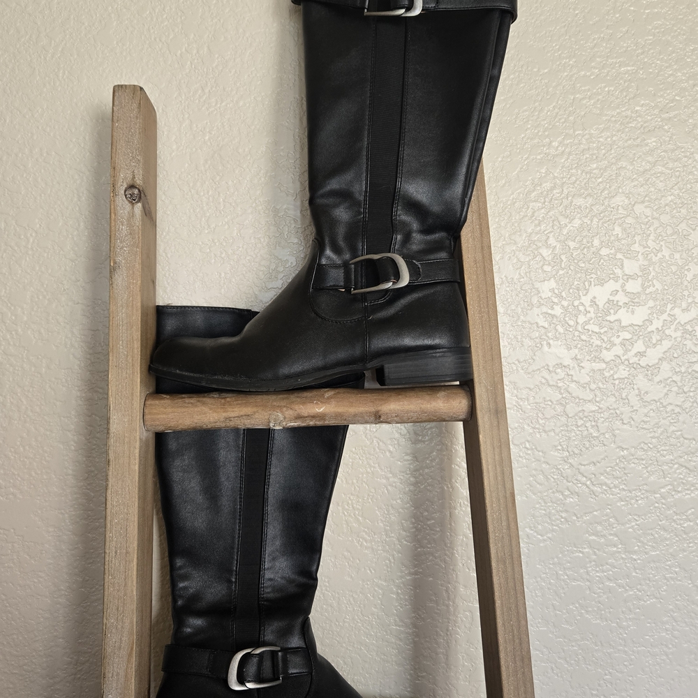 Life Stride Soft System Black and Tan Interior